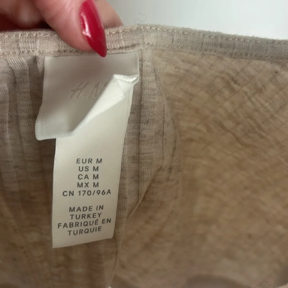 H&M top - Picture 2 of 3